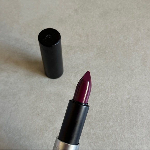 MAKE UP FOR EVER Artist Rouge Mat Lipstick M501 - Bold Berry Shade - Picture 2 of 3